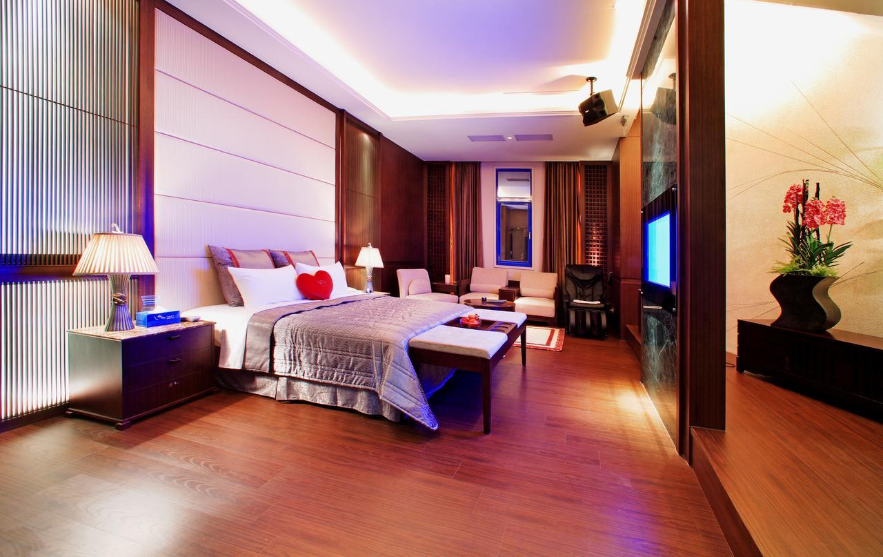 Blue Coast Spa Motel Keelung Buitenkant foto