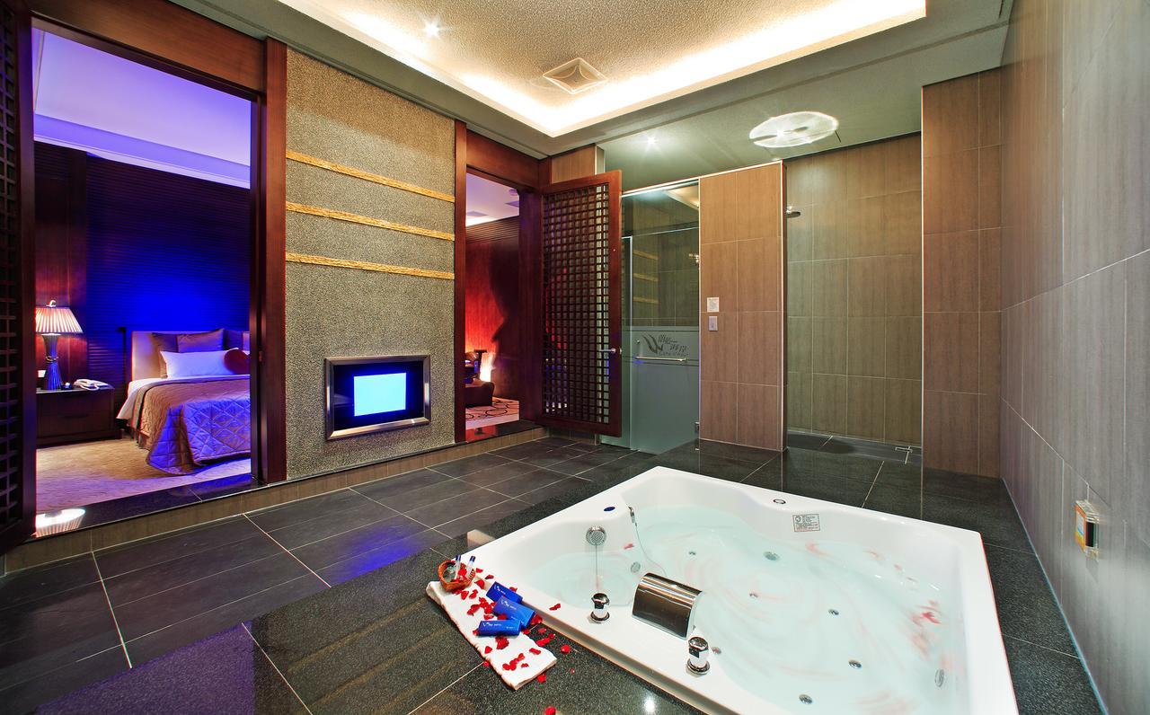 Blue Coast Spa Motel Keelung Buitenkant foto